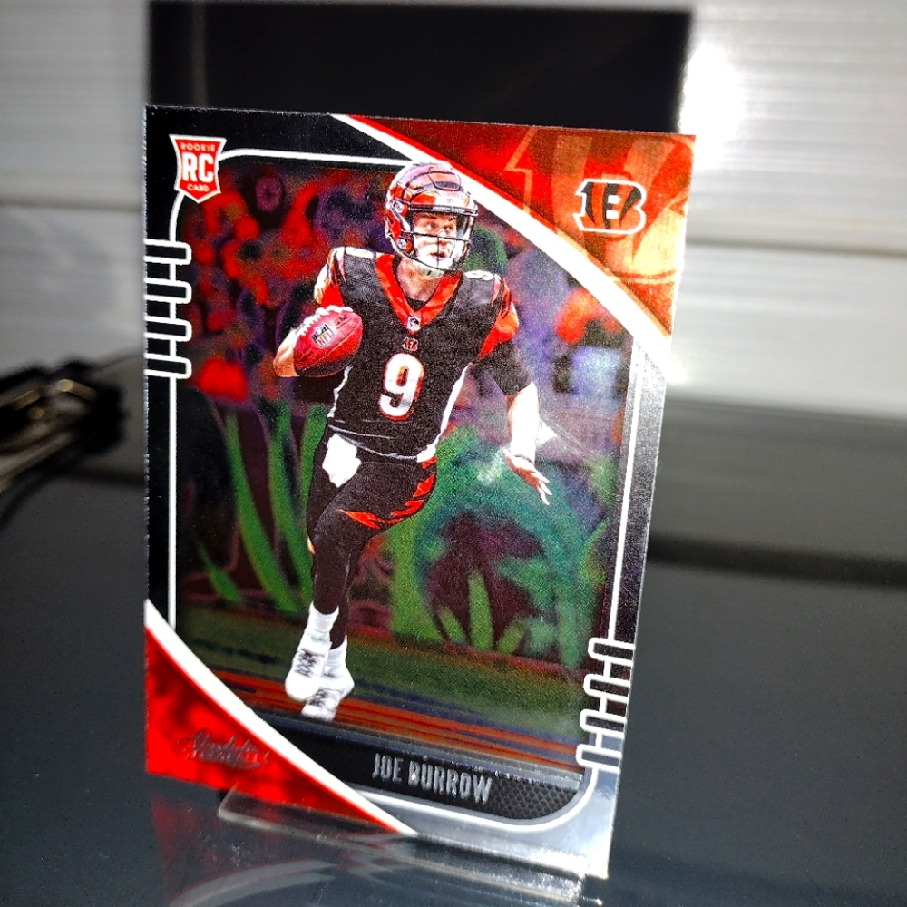 (Joe Burrow) Rookie (2 Card Lot) 2020 Absolute (#158) & 2021 Prestige (#71)